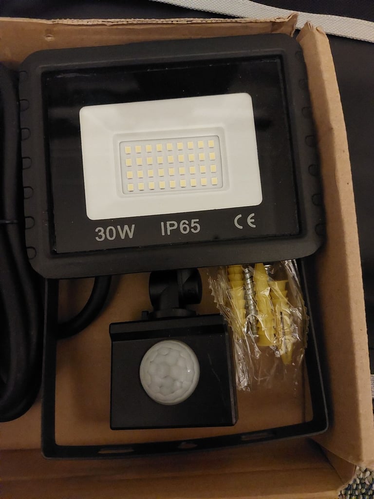 LED Flood lamp x2 sensor motion
