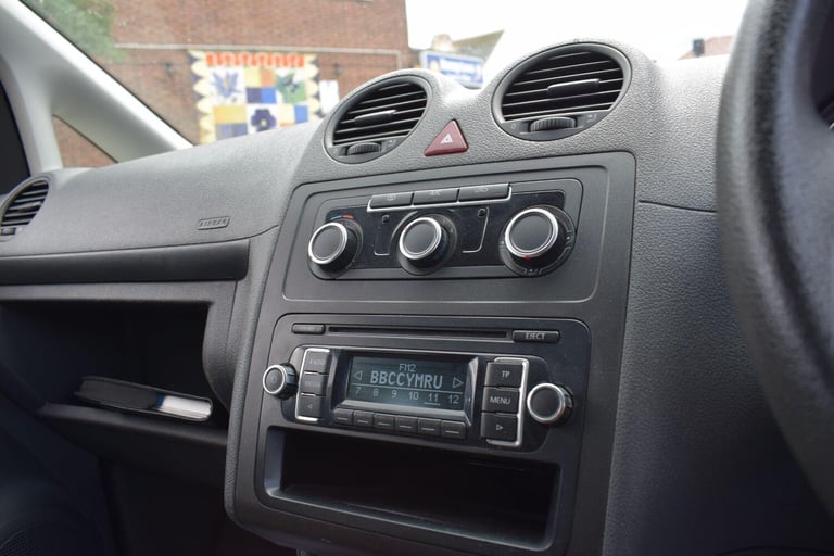 2013 Volkswagen Caddy Maxi 1.6 TDi C20 Maxi Life FWD 5dr (Window) MPV Diesel Manual