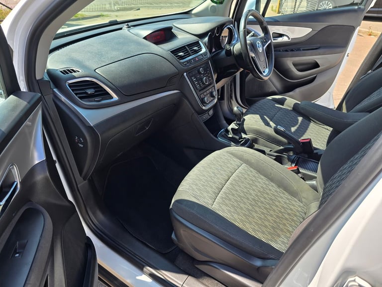 2016 Vauxhall Mokka 1.6i Exclusiv SUV 5dr Petrol Manual 2WD Euro 6 (s/s) (115 ps) SUV Petrol Manual