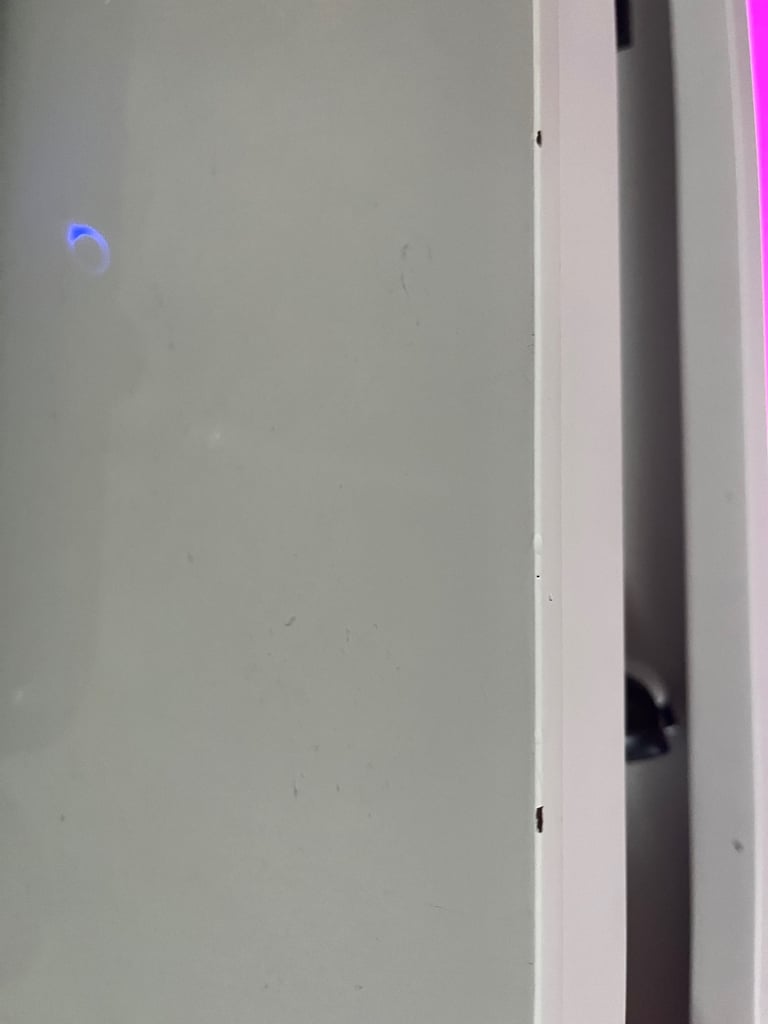 LED tv unit white 