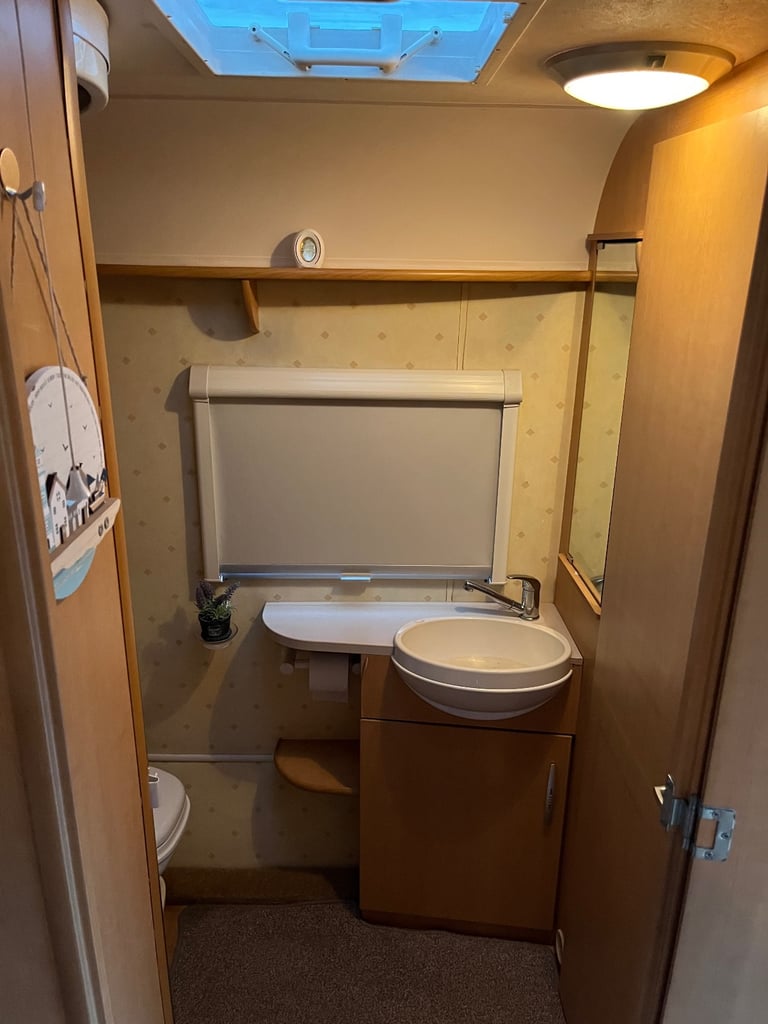 Abby caravan 2007 twin axle 6 birth 