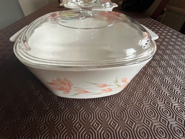 2 x CLASSIC CORNINGWARE COOKWARE 3 LITRE CASSEROLE - VERY GOOD CONDITION!