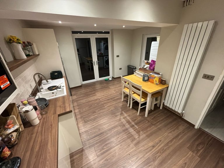 Double room in a quiet shared house