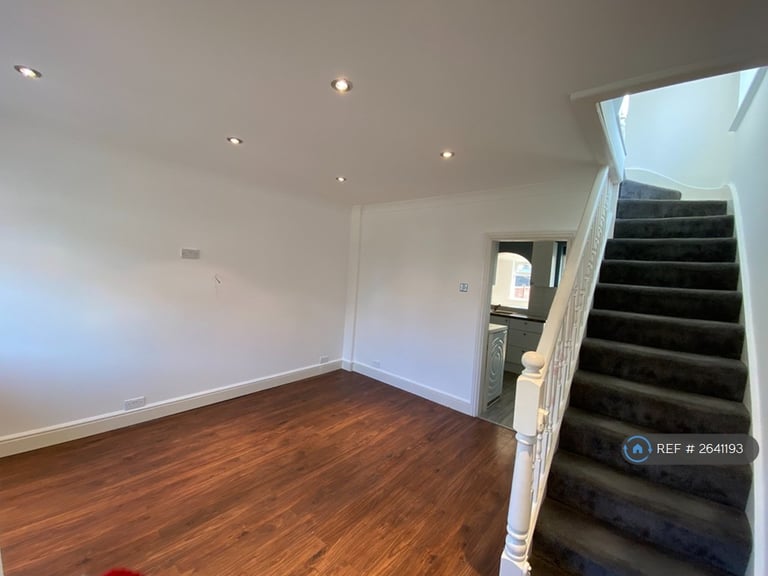 3 bedroom house in Northumberland Crescent, Feltham, TW14 (3 bed) (#2641193)