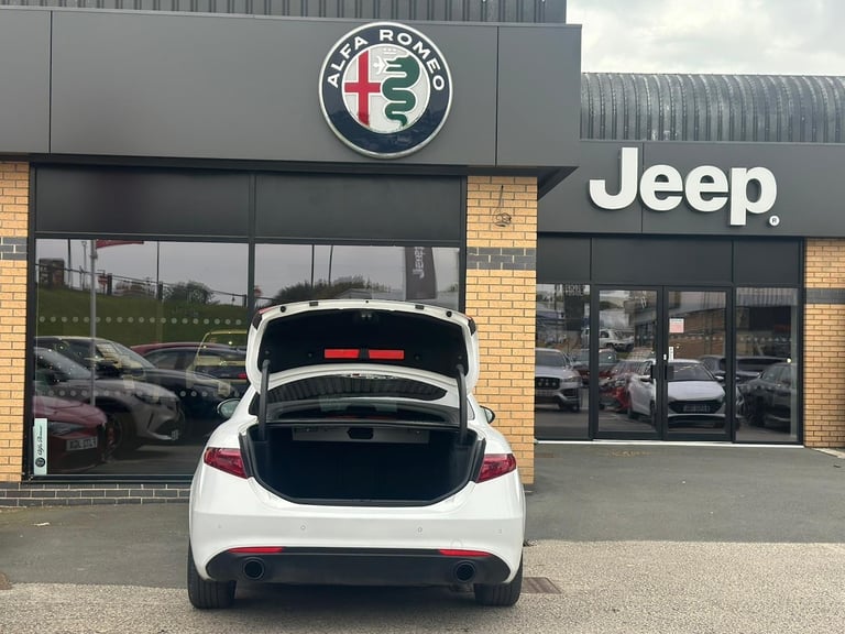2022 Alfa Romeo Giulia 2.0 TB Sprint 4dr Auto SALOON Petrol Automatic