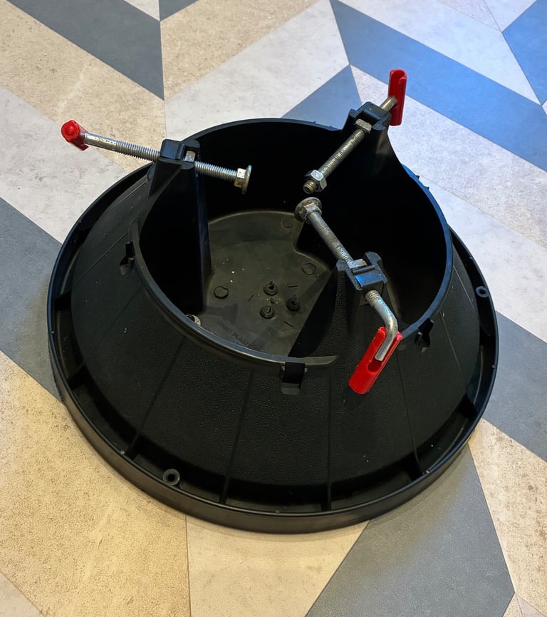 Christmas tree holder