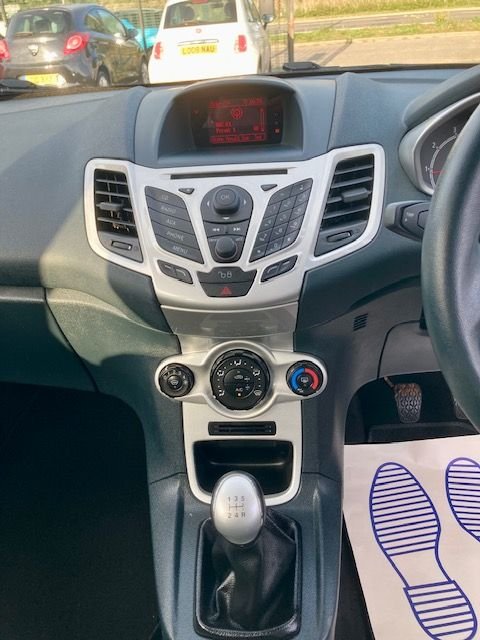 2011 Ford Fiesta 1.4 ZETEC 3dr  WITH SERVICE HISTORY Hatchback Petrol Manual