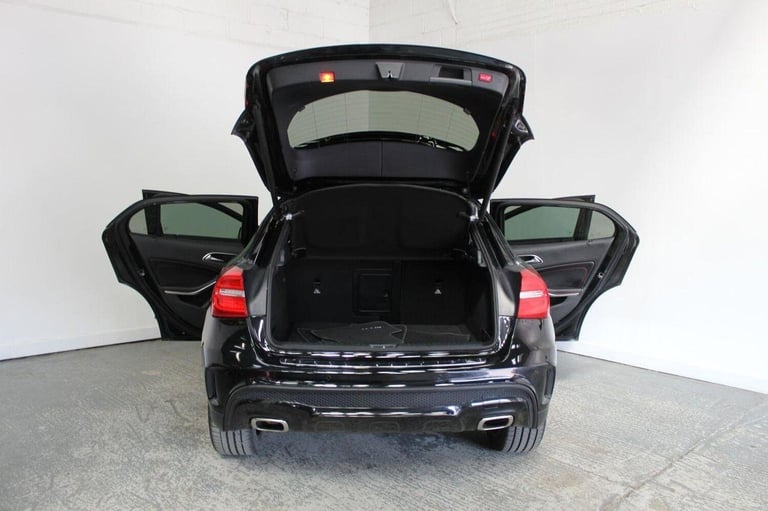 MERCEDES-BENZ GLA CLASS 2.1 GLA220d AMG Line (Premium Plus) 7G-DCT 4MATIC Euro