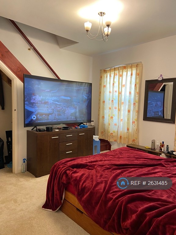 4 bedroom house in Chapel Road, Hounslow, TW3 (4 bed) (#2631485)