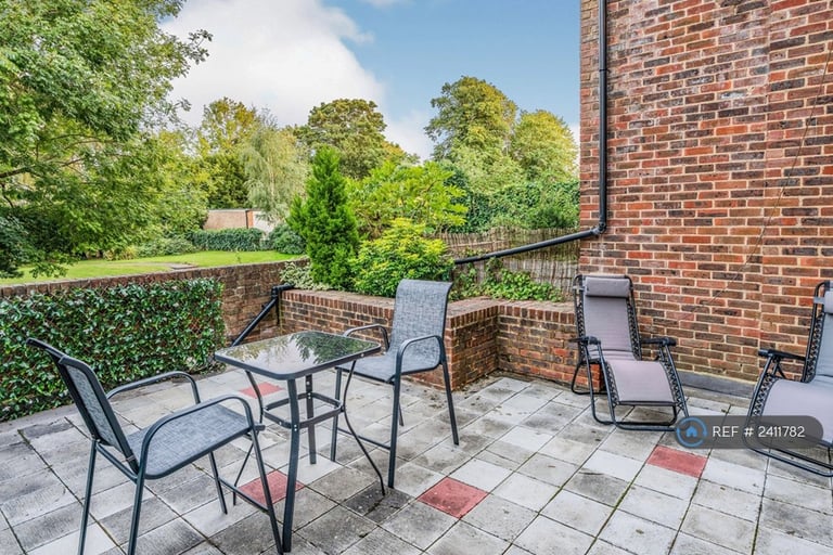 image for 2 bedroom flat in New Barnet, New Barnet, Barnet, EN5 (2 bed) (#2411782)