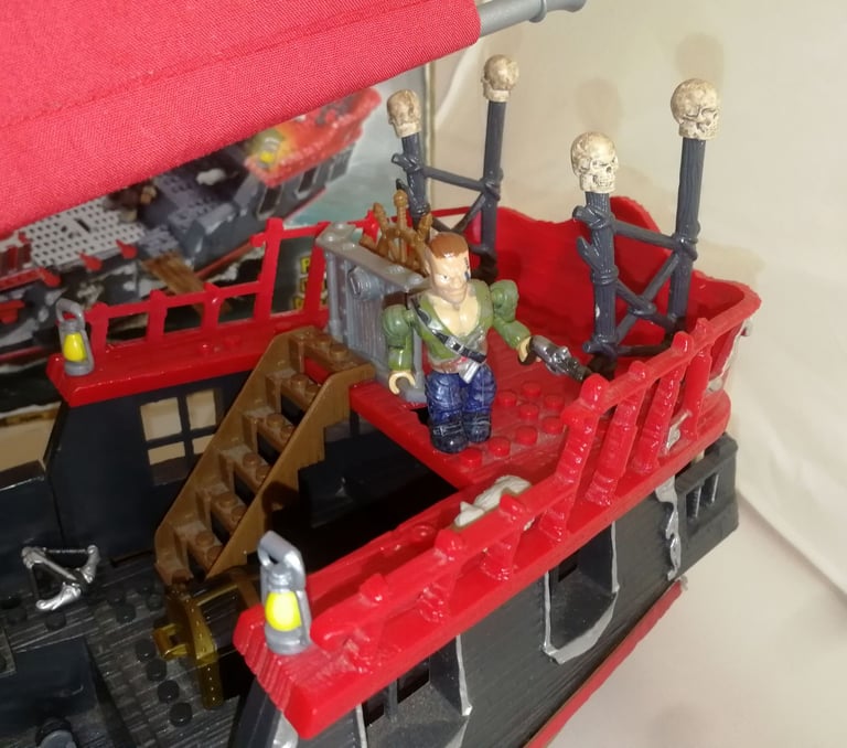 Mega Bloks Pyrates 3619 Admiral Scathe's Predator With Instructions And Box