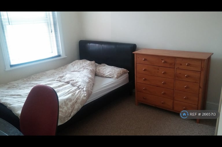 4 bedroom house in Trafalgar Road, Bournemouth, BH9 (4 bed) (#2665713)