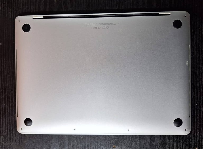 MacBook Pro (13 Inch, 2016 ,Four thunderbolt 3 Ports)