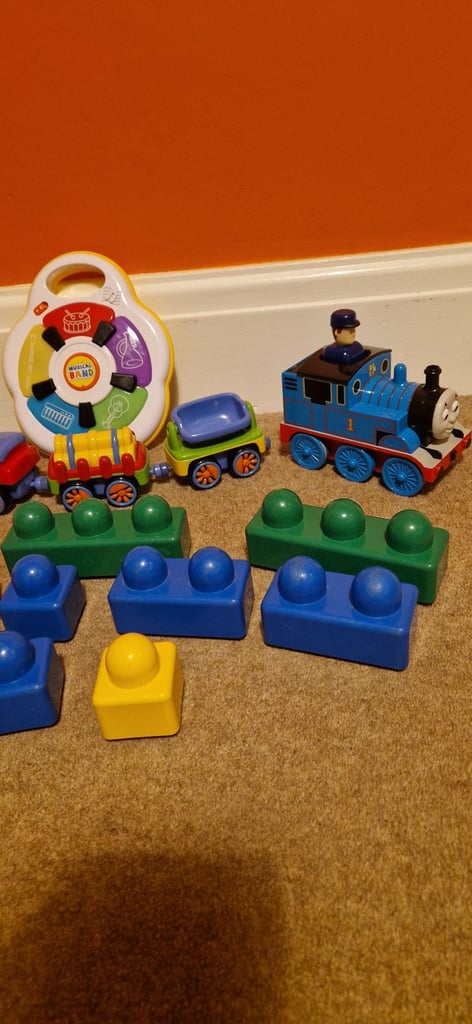 TOY BUNDLE 1. IN EXCELLENT CONDITION.