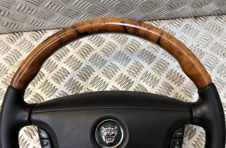 Jaguar XJ X350 X358 Wood Steering Wheel in fantastic condition
