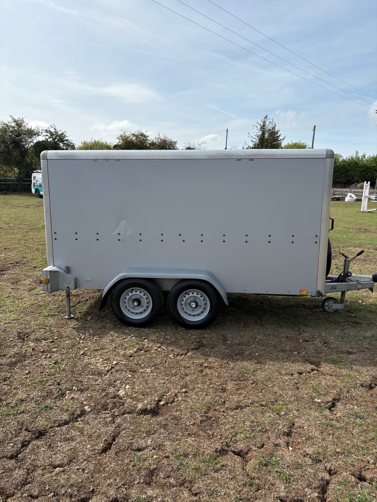  INDESPENSION TAV 5 Box Trailer Twin Axle   Manual