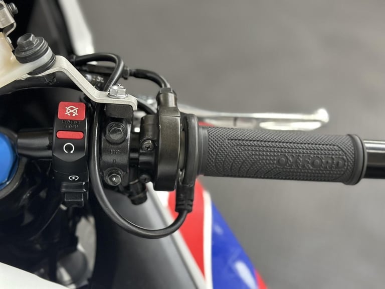 2013 Honda CBR1000RR Fireblade 1000 Super Sports Petrol Manual (178 ps)