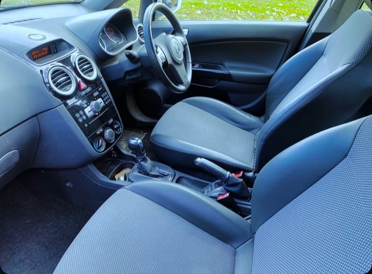 Corsa AUTOMATIC 12Month Mot 1.2 great runner