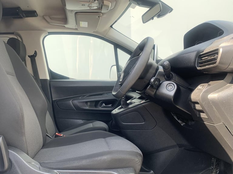 2022 Peugeot Partner 1.5 BlueHDi 850 Professional Premium Long Crew Van LWB Euro 6 6dr PANEL VAN ...