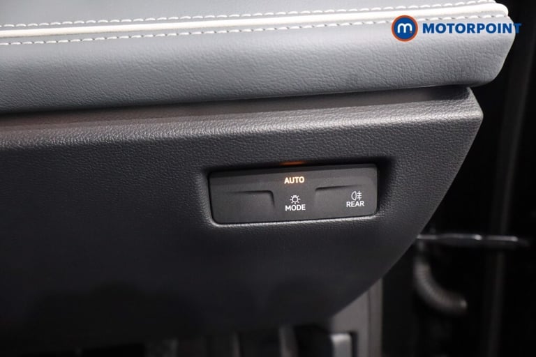 2025 Volkswagen Passat 1.5 TSI eHybrid Life 5dr DSG Estate Hybrid Automatic