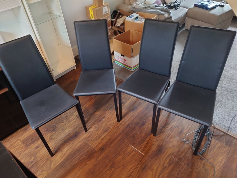 Argos Lido 4 Seater Extendable Glass Table