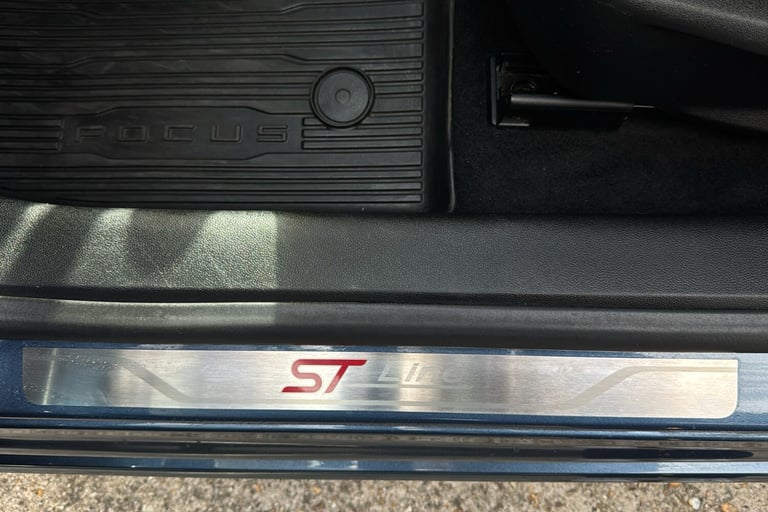  Ford Focus 1.0t Ecoboost St Line Hatchback 5dr Petrol Manual Euro 6 s/s 125 Ps