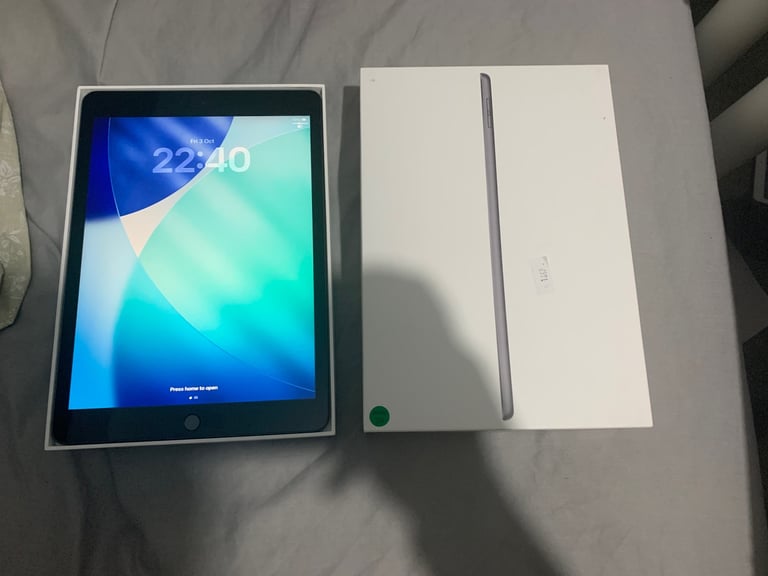 image for APPLE IPAD 9TH GEN LIKE NEW