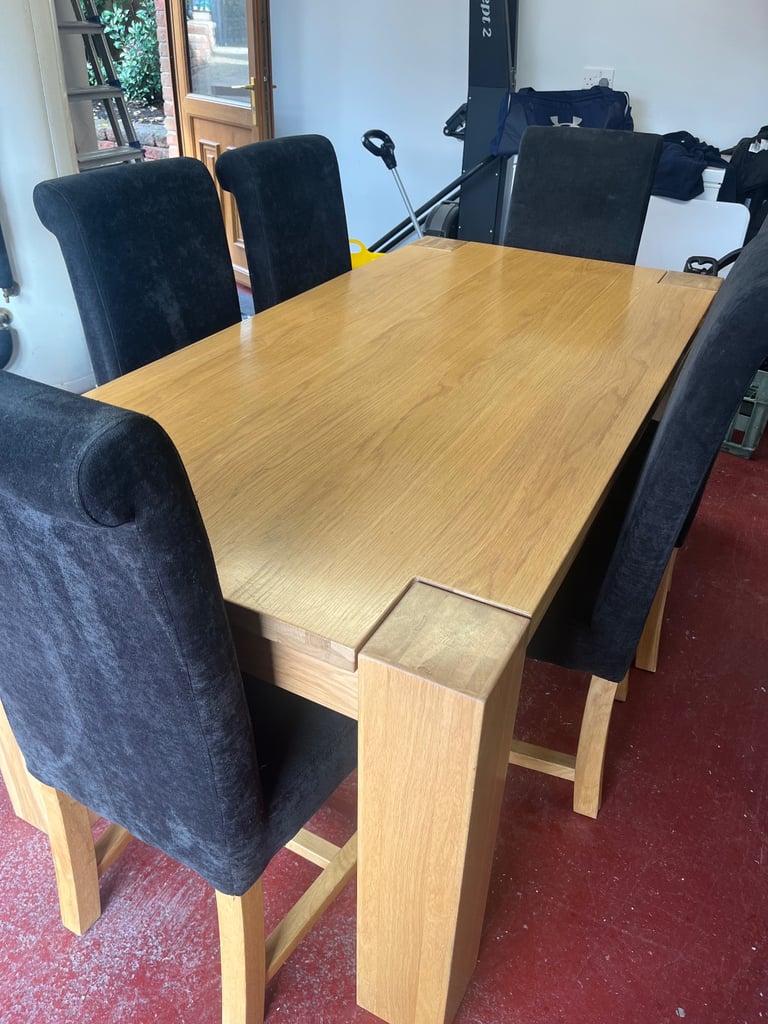 Solid Oak Dining Table & 6 Chairs