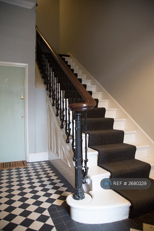 1 bedroom flat in Anerley Park, London, SE20 (1 bed) (#2680229)