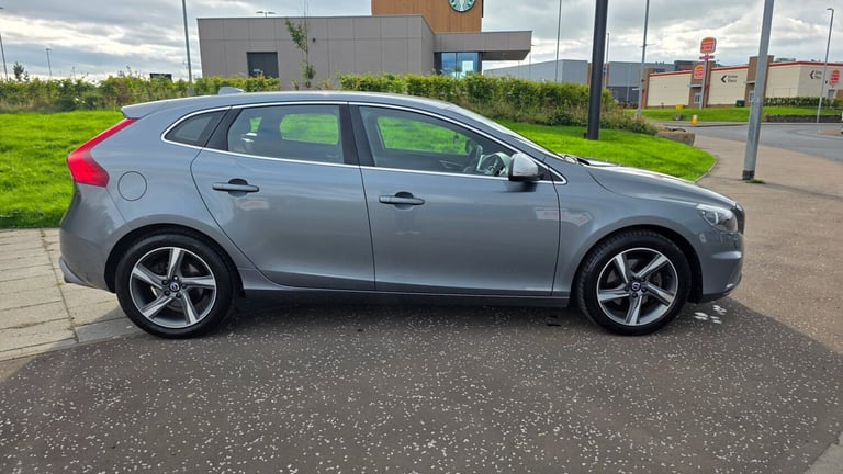 2015 Volvo V40 T2 [122] R DESIGN 5dr HATCHBACK Petrol Manual