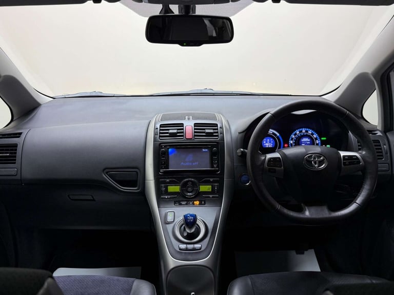 2012 Toyota Auris 1.8 VVT-h T Spirit CVT Euro 5 (s/s) 5dr Hatchback Hybrid Automatic