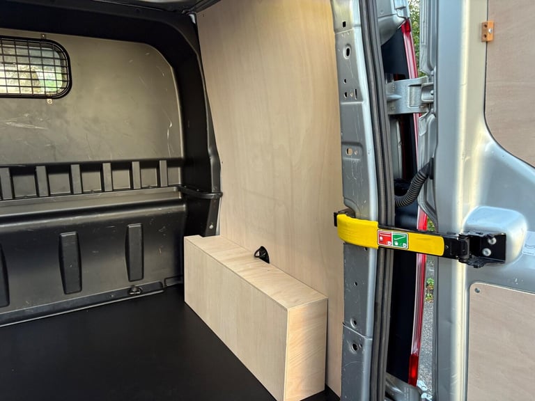 2020 Ford Transit Custom 2.0 320 EcoBlue Limited Crew Van L1 H1 Euro 6 (s/s) 5dr PANEL VAN Diesel...