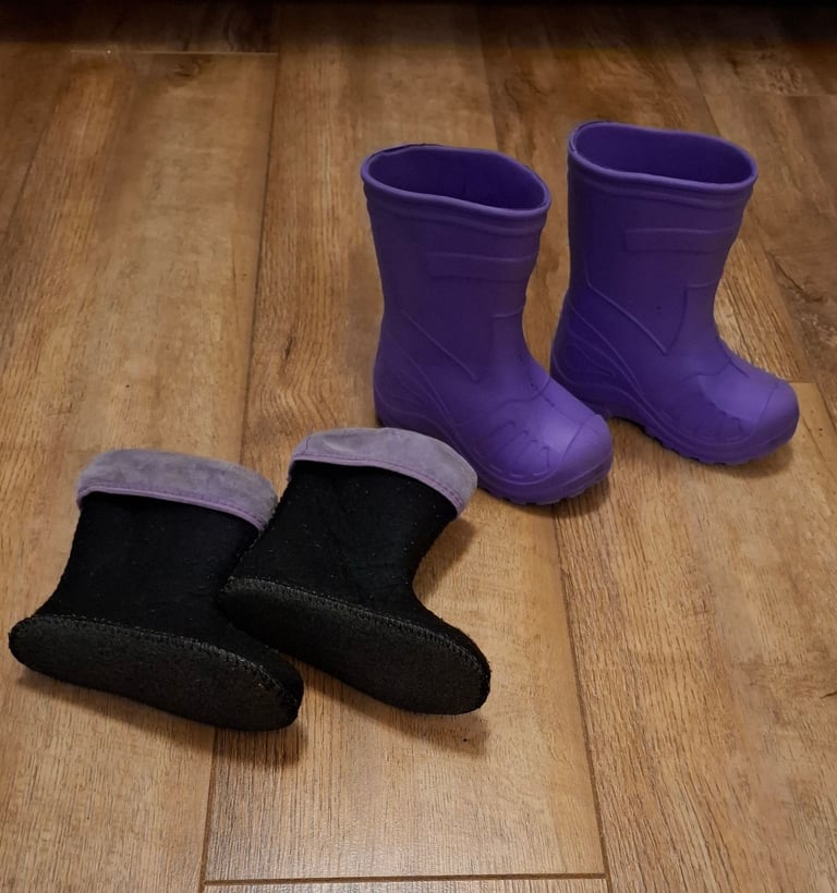 Warm + Lightweight Toddler Wellies UK5 