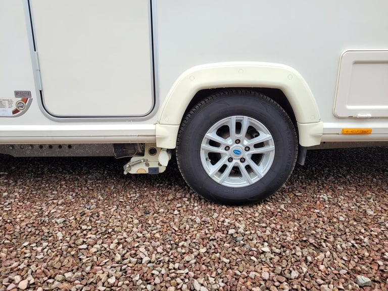 Bailey Unicorn Valencia 2014 Single Axle 4 Berth - Fixed Bed, Motor Mover, ATC