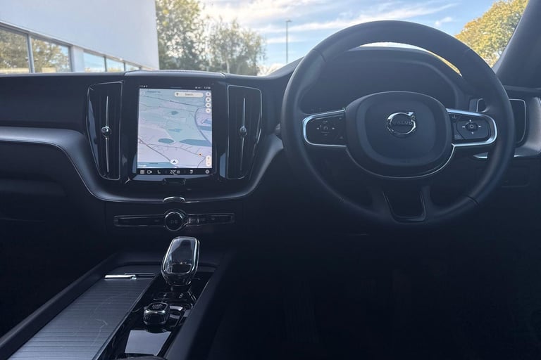 2022 Volvo XC60 2.0 B5 MHEV Plus SUV 5dr Petrol Hybrid Auto AWD Euro 6 (s/s) (250 ps) ESTATE Petr...