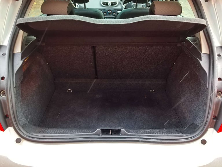 2009 Renault Clio 1.1 Clio Expression 16v 5dr Hatchback Petrol Manual