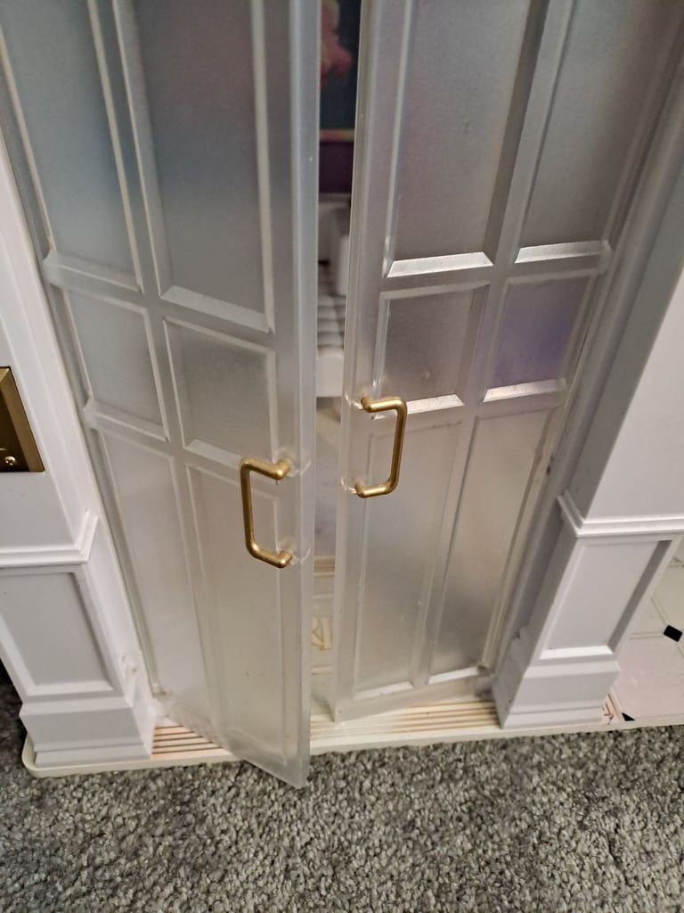 Rainbow high dolls house complete 