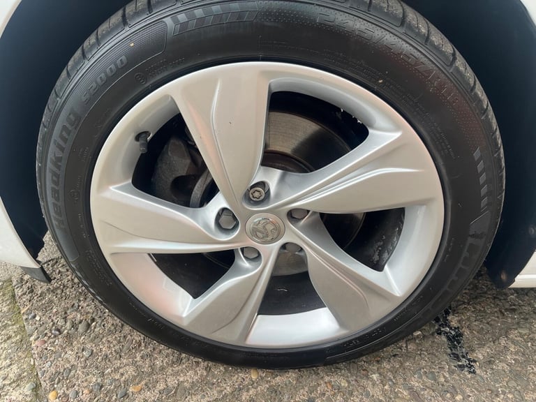 2018 Vauxhall Insignia 2.0 Turbo D BlueInjection SRi Nav Sports Tourer Euro 6 (s/s) 5dr ESTATE Di...