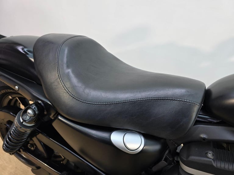 2013 Harley-Davidson Sportster 883 XL883N Iron 883
