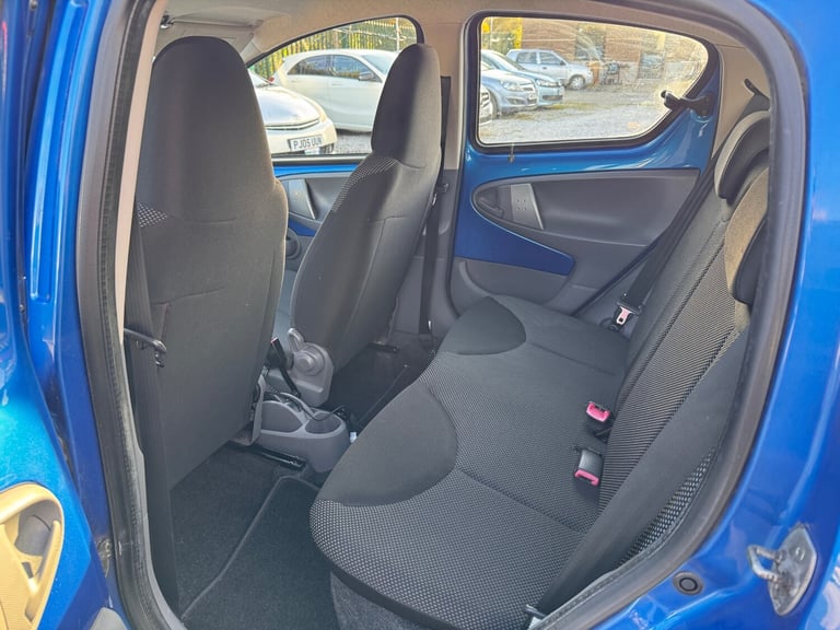 2011 Toyota AYGO 1.0 VVT-i Blue 5dr HATCHBACK Petrol Manual