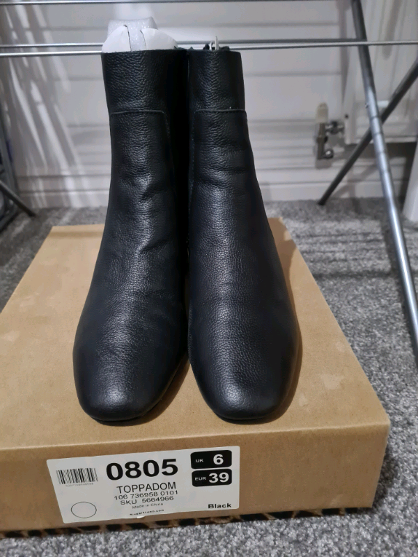 Ladies Black Leather Boots Size UK 6