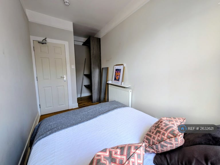 1 bedroom in Springbank Road, London, SE13 (#2632621)