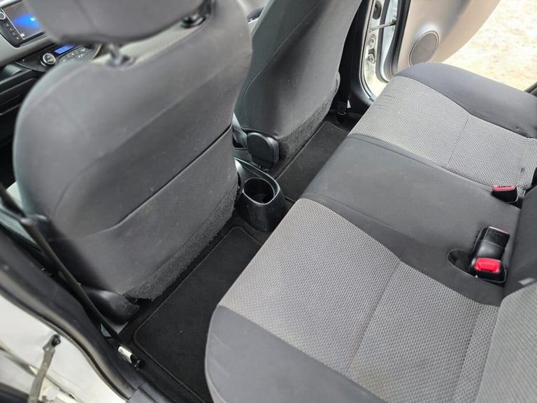 2016 Toyota Yaris 1.5 VVT-h Icon Hatchback 5dr Petrol Hybrid E-CVT Euro 6 (101 ps) Hatchback Hybr...