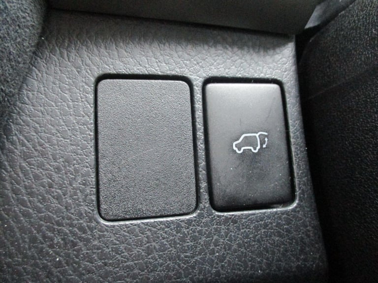  Toyota RAV4 2.5 VVT-h Design SUV 5dr Petrol Hybrid CVT Euro 6 (s/s) (197 ps) Petrol/Electric Hyb...