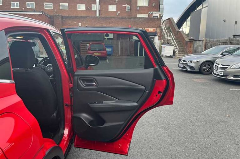 2022 Nissan Qashqai 1.3 DiG-T MH 158 N-Connecta 5dr Xtronic HATCHBACK PETROL Automatic