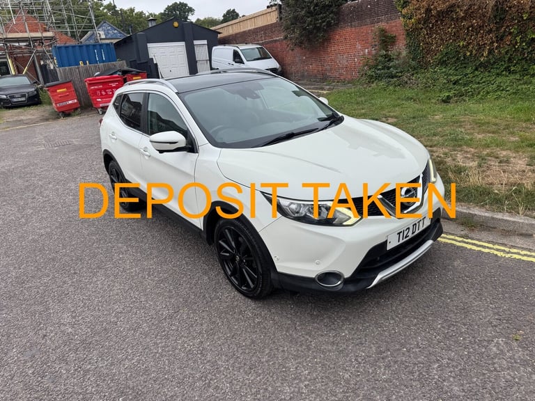 2014 Nissan Qashqai TEKNA DIG-T 5-Door Petrol