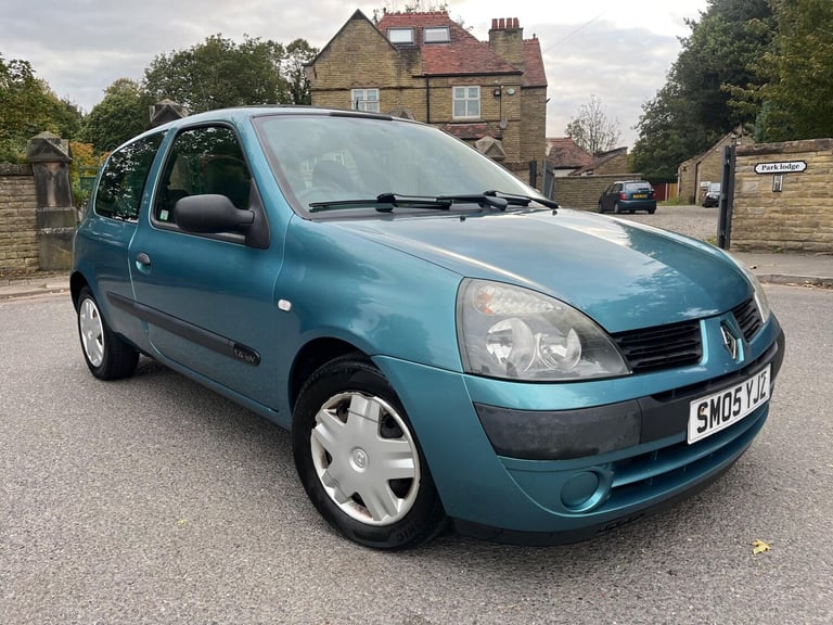 Cheap Renault Clio 1.4 16v Expression 3dr Petrol Automatic for sale in Cheadle, Greater Manchester