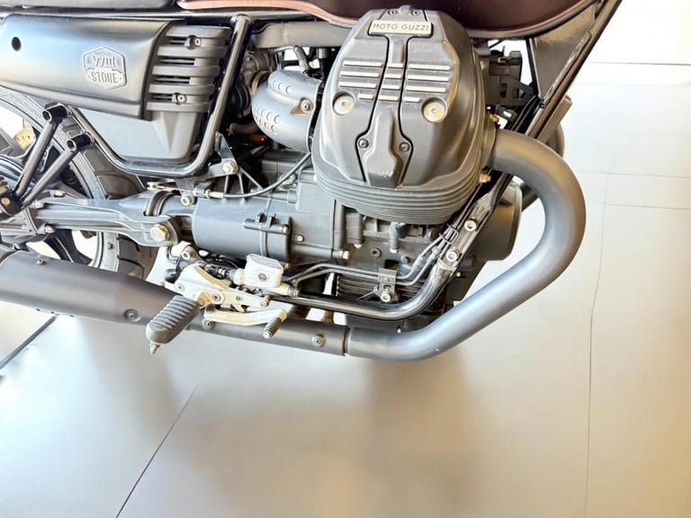 2020 Moto Guzzi V7 744 III Stone Night Pack Euro 4