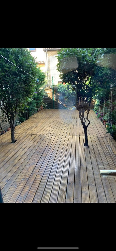 Bermondsey 2 bedroom, private garden, private parking. 