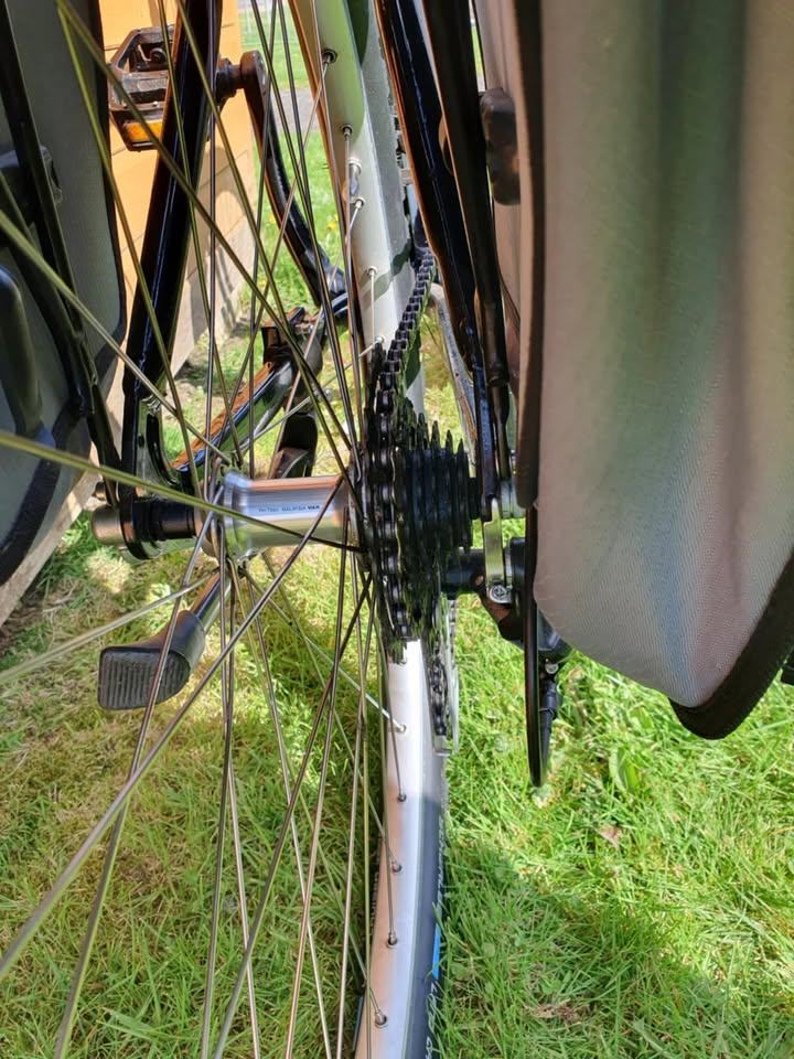 MOUNTAIN BIKE
